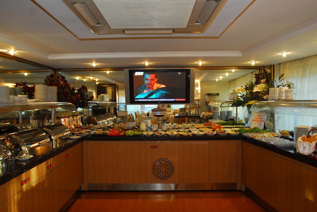 Adana Erten Hotel Buitenkant foto