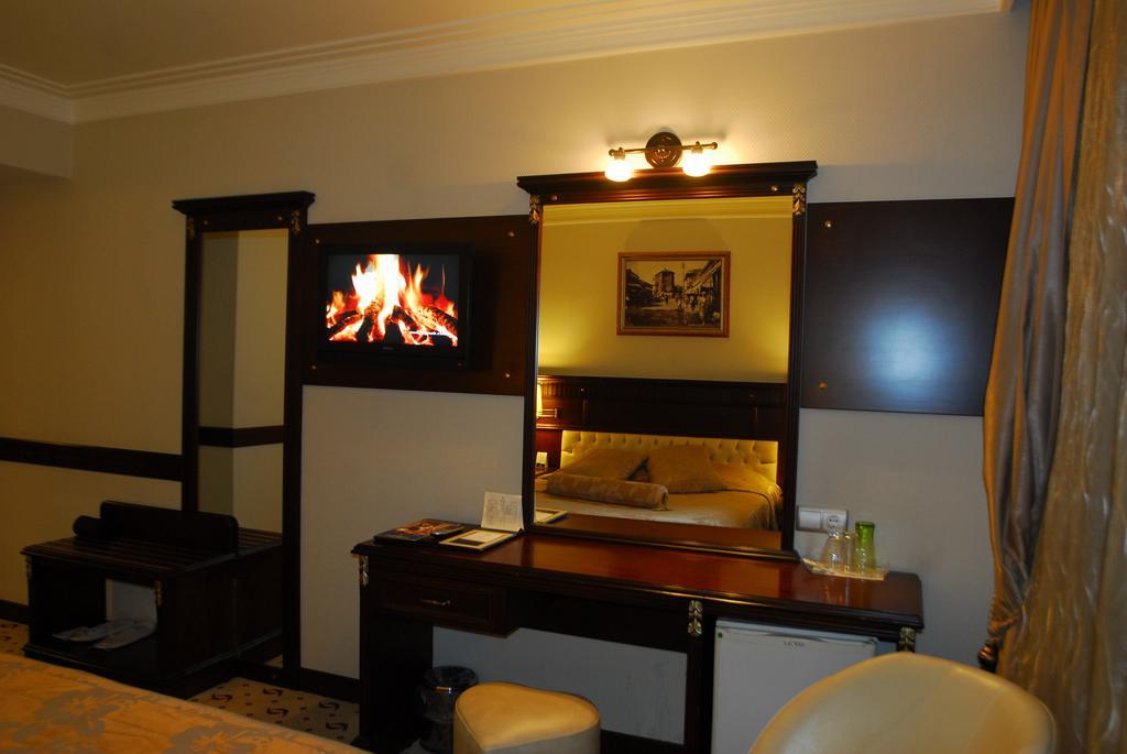 Adana Erten Hotel Buitenkant foto